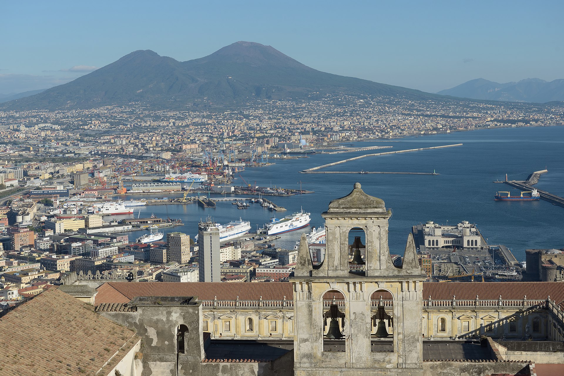 Vista de Nápoles y el Vesubio